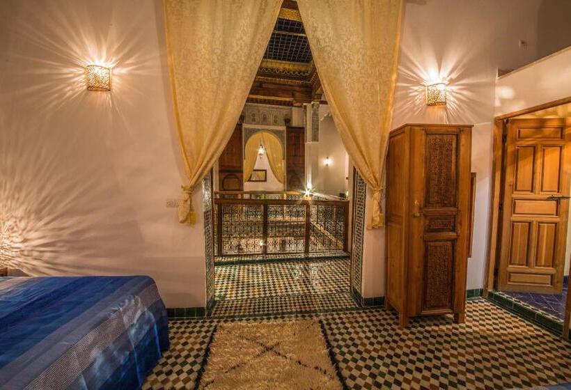 اتاق استاندارد سه نفره, Riad Gzira Fez