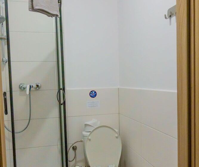 Номер Стандарт, Trip & Hostel