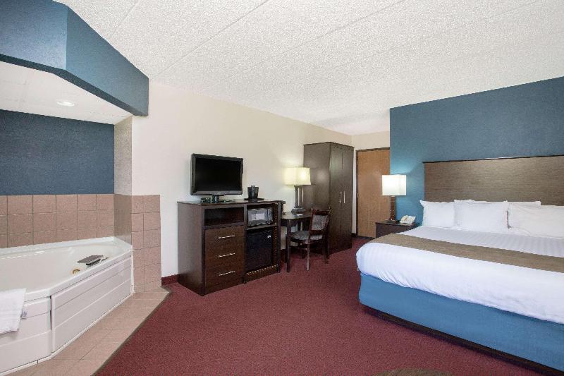 스위트 킹사이즈 침대, Americinn By Wyndham Hayward