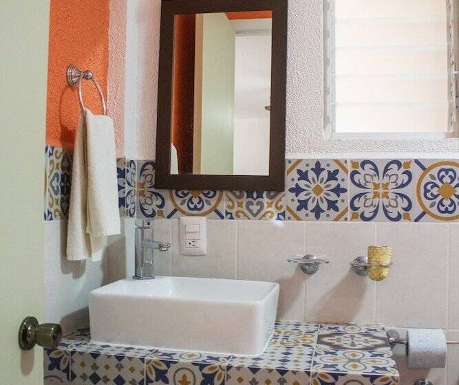 اتاق لوکس, Casa Gubidxa