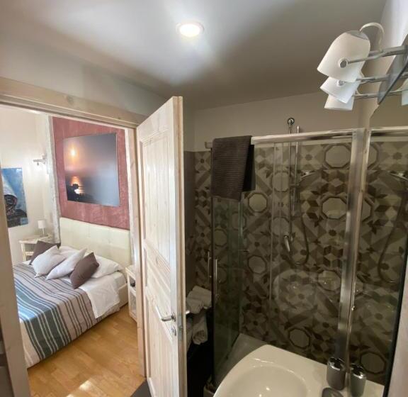 اتاق استاندارد سه نفره, Corso 211 Beds & Suites