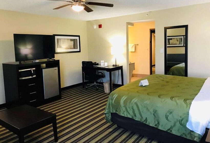 سوئیت با تخت بزرگ, Quality Inn & Suites