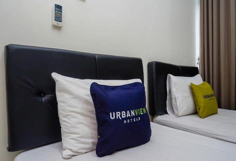Номер Deluxe, Reddoorz Near Rsud Margono Purwokerto 3