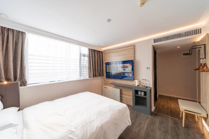 Номер Стандарт Кровать Кинг Адаптированный для Инвалидов, Holiday Inn Express & Suites   Beaver Dam, An Ihg