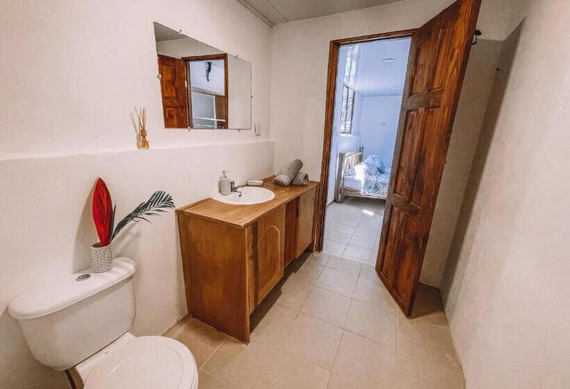 带大床的复式套间, El Gato Rojas Surf Hostel