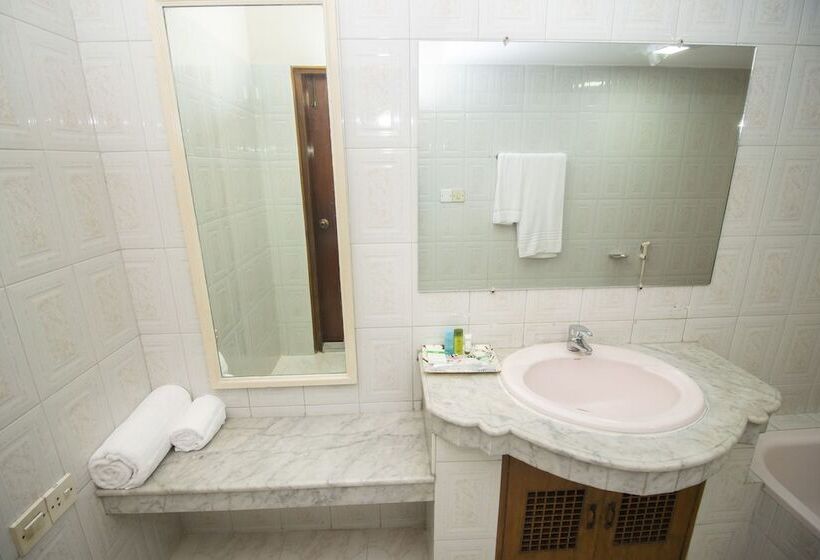 اتاق لوکس, Suite Palace Dhaka
