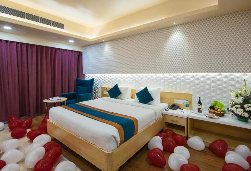 جناح جونيور, Ziona Luxurious