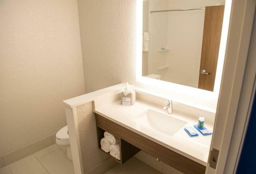 Номер Стандарт, Holiday Inn Express & Suites   Warsaw   E Center, An Ihg