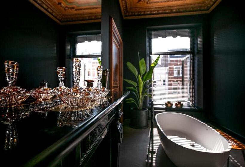 جناح ديلوكس, B&b Boutique Hotel N10