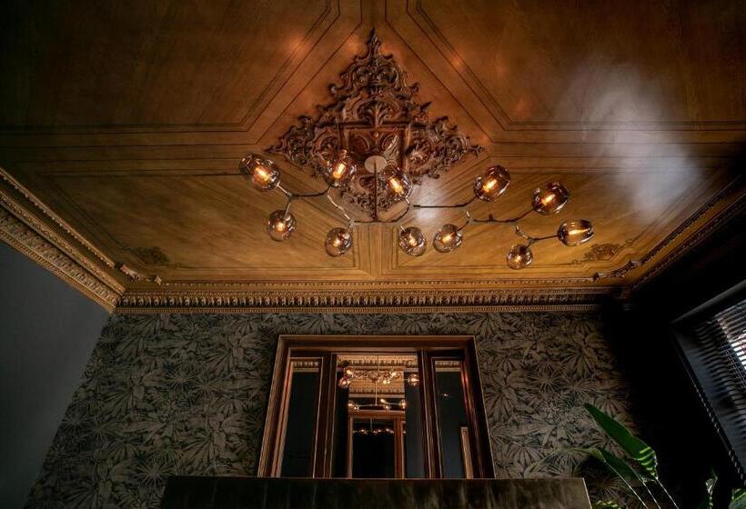 جناح ديلوكس, B&b Boutique Hotel N10