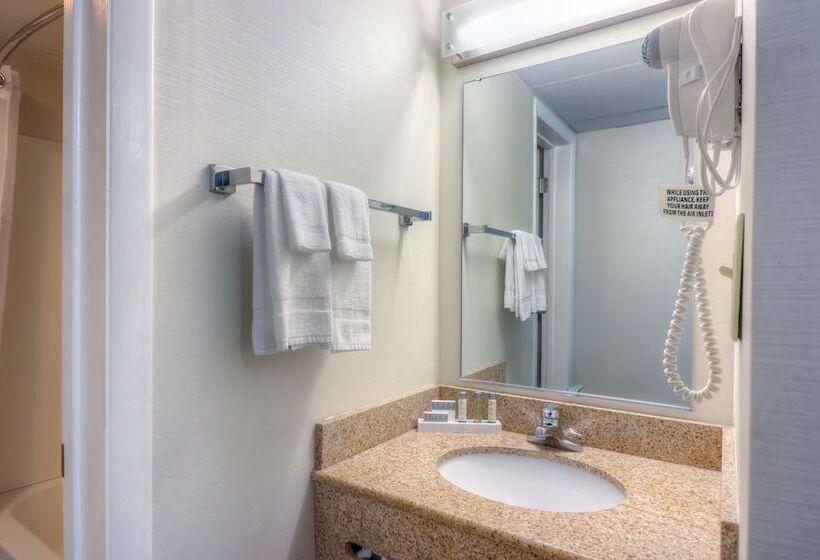 اتاق استاندارد با تخت دوبل, The Breakers Hotel & Suites