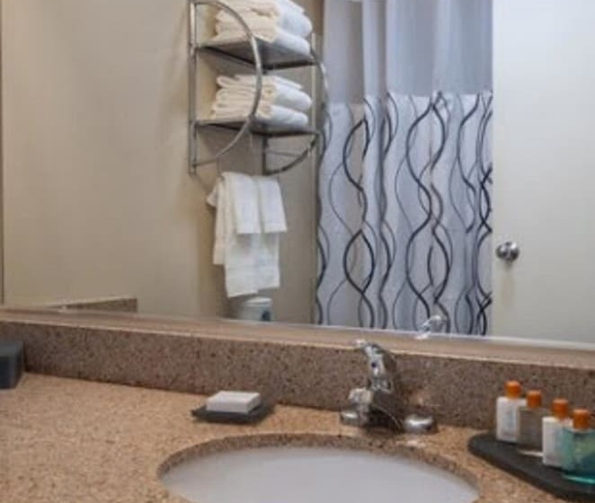 سوییت, The Breakers Hotel & Suites