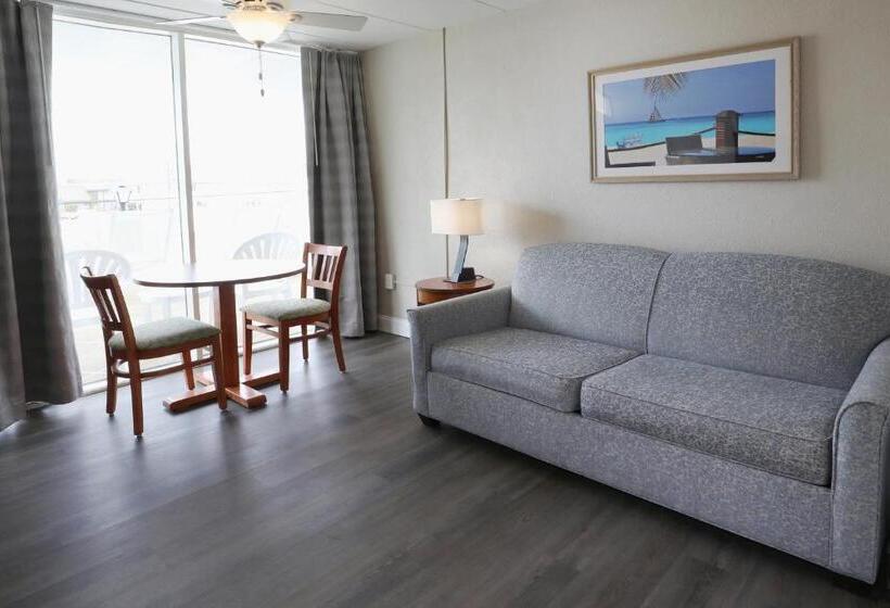 سوییت با چشم‌انداز استخر, Biscayne Family Resort