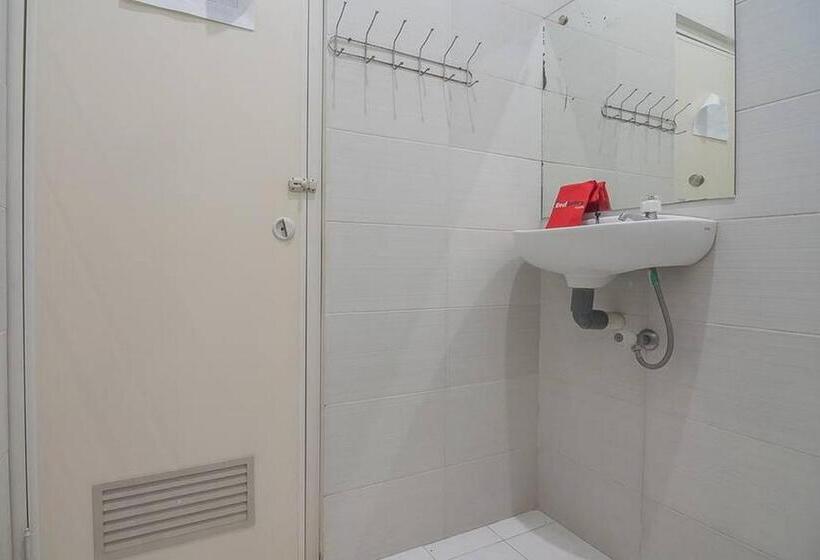 Номер Deluxe, Reddoorz Near Alun Alun Subang