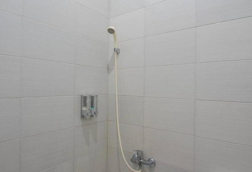 Номер Стандарт, Reddoorz Near Alun Alun Subang