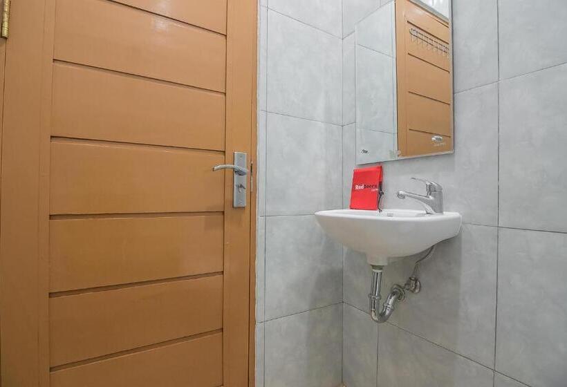 اتاق لوکس, Reddoorz Plus Near Syamsudin Noor Airport 3