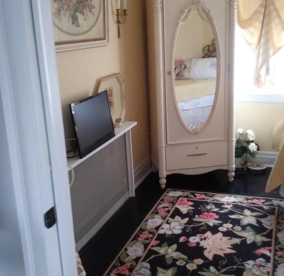 Номер Economy, The Guest House At The Regina House Tea Room