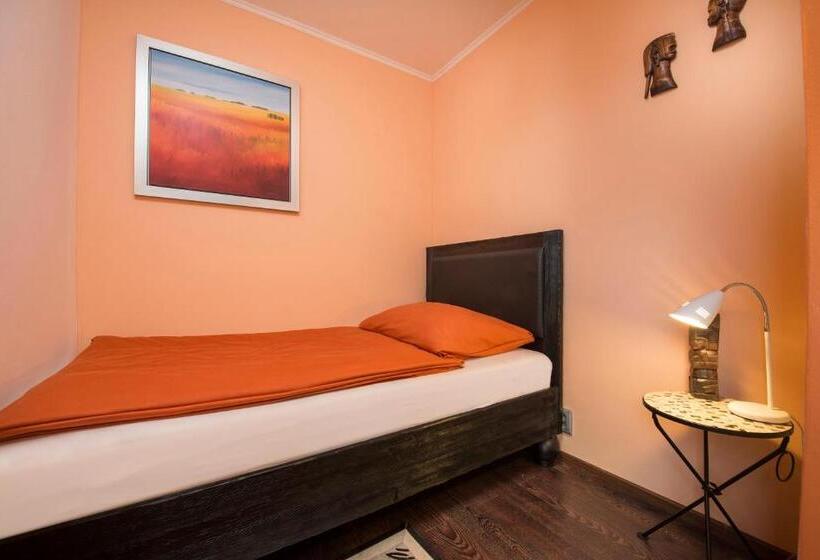 Трехместный Номер Стандарт с Балконом, G88 Residence