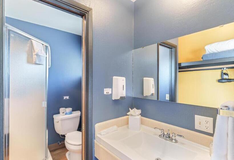Номер Стандарт 2 Двуспальные Кровати, Carmel River Inn