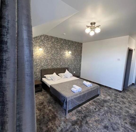 Номер Стандарт с Балконом, Motel Infinit
