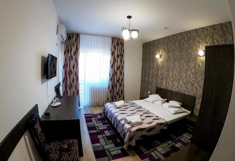Номер Стандарт с Балконом, Motel Infinit