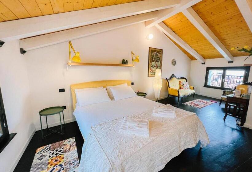キングサイズベッドのデラックスルーム, Crudis Luxury Rooms