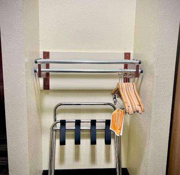 Номер Стандарт Адаптированный для Инвалидов, Quality Inn & Suites Wisconsin Dells Downtown   Waterparks Area