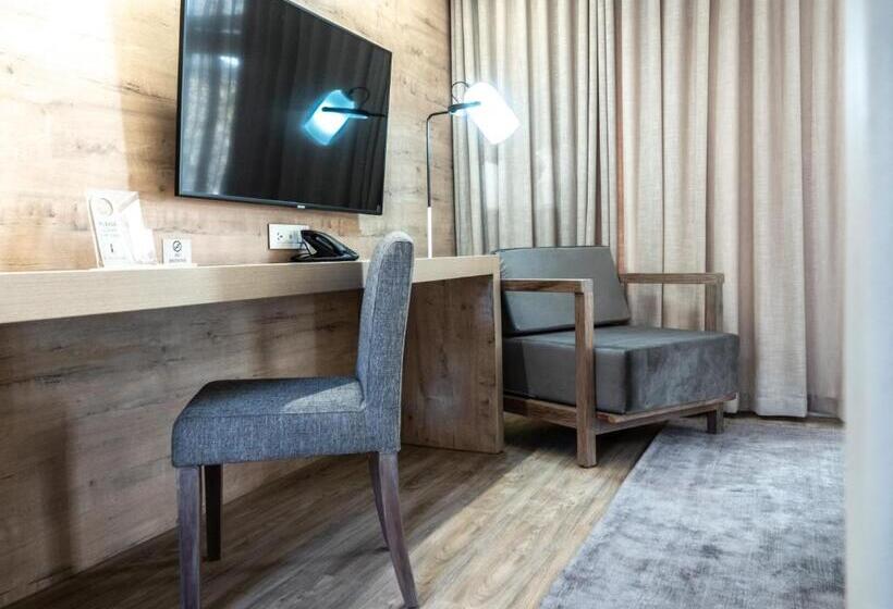 سوییت با چشم‌انداز باغ, The Windhoek Luxury Suites