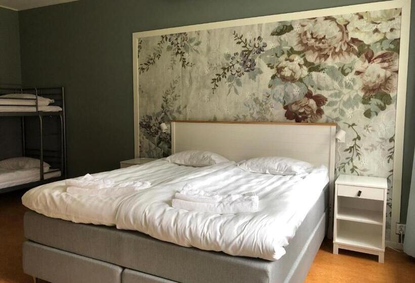 Семейный Номер Совместный Санузел, Sjugare Gård Bed & Breakfast