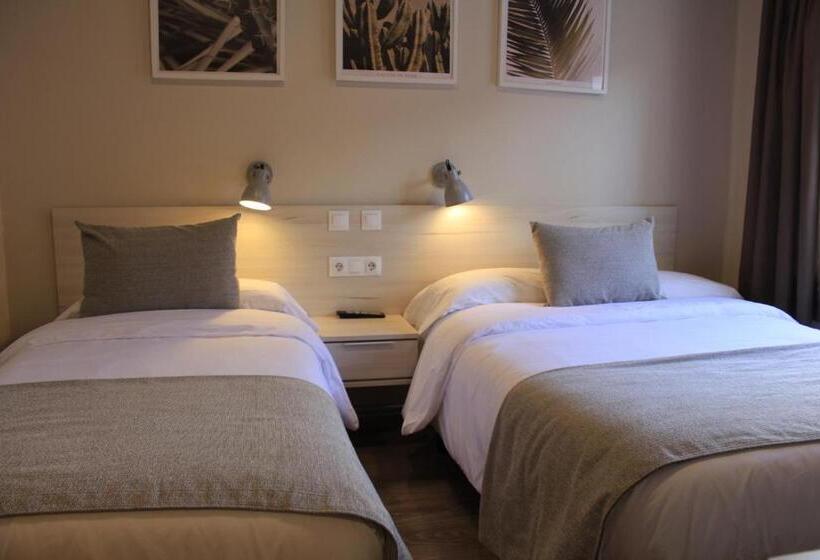 غرفة قياسية, Hostal La Romànica