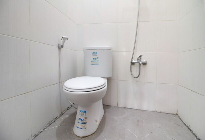 Номер Deluxe, Reddoorz @ Jalan Palagan