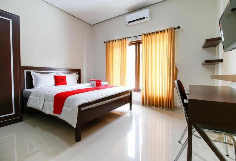 Номер Deluxe, Reddoorz @ Jalan Palagan