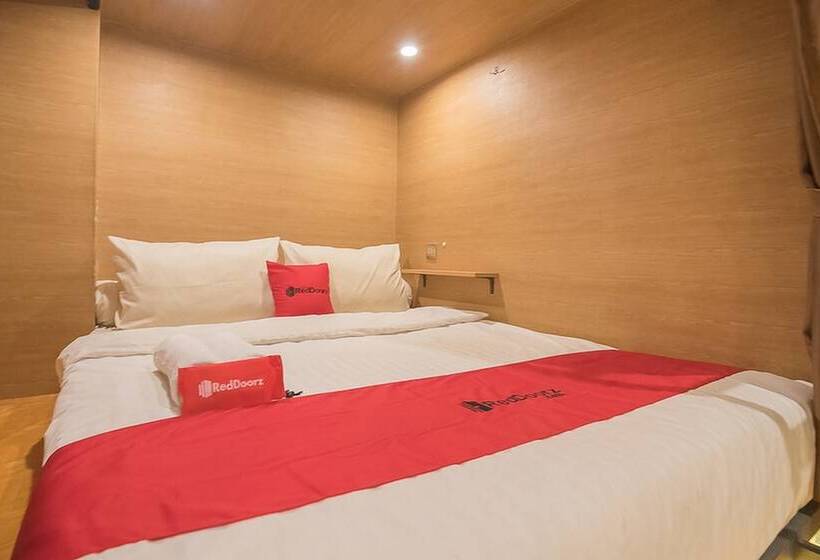 Кровать в Общей Комнате, Reddoorz Hostel @ Grand Pangandaran