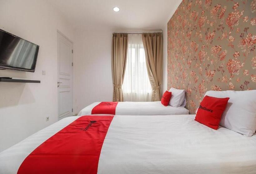 Номер Economy, Reddoorz Plus Near Exit Toll Puncak 2