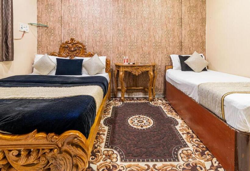Standard Triple Room with Terrace, Onn Shelter Inn