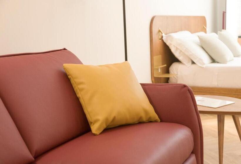 آپارتمان 1 خوابه, Metropolitan Suites