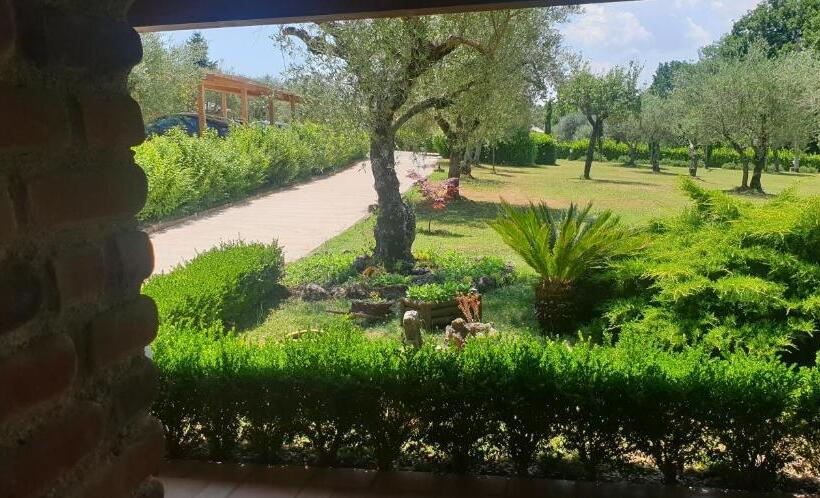 Семейный Номер, Agriturismo Il Castagneto