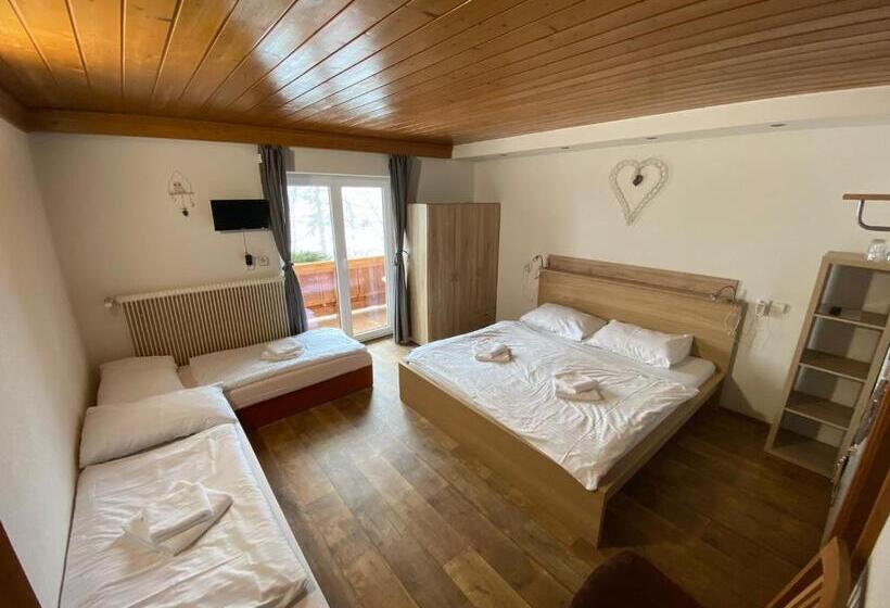 4인용 스탠다드 룸, Pension Tyrol
