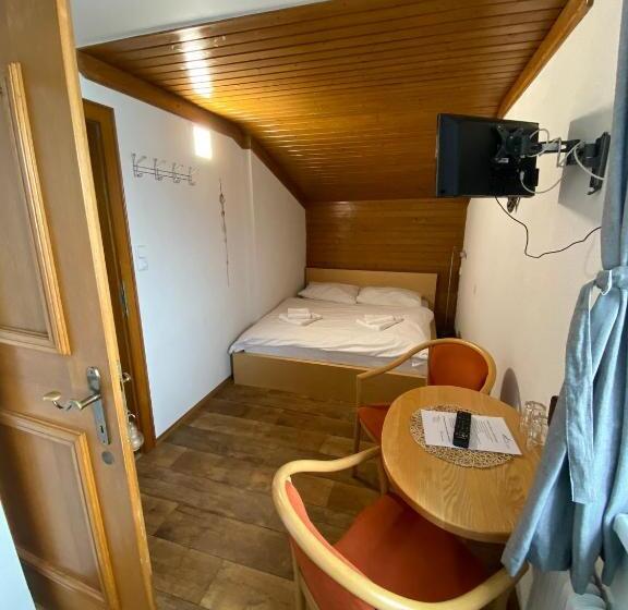 기본룸, Pension Tyrol