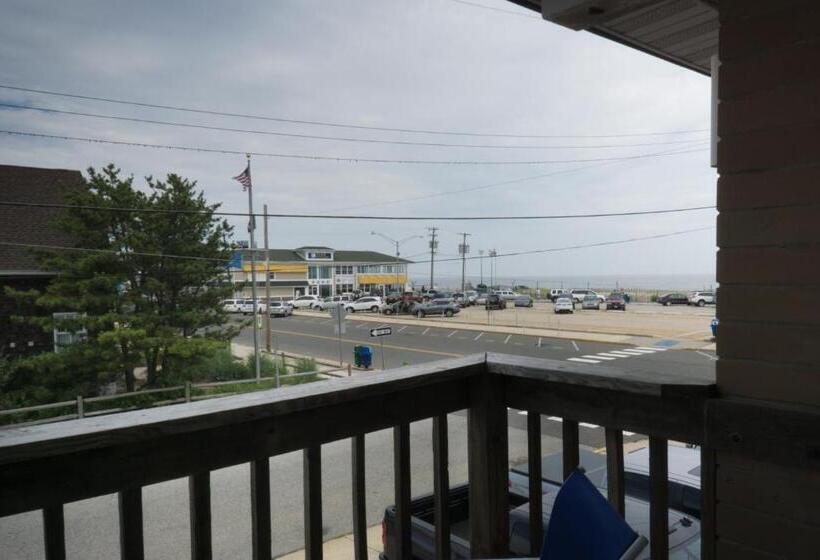 Семейный Номер Вид на Море, Charlroy Motel