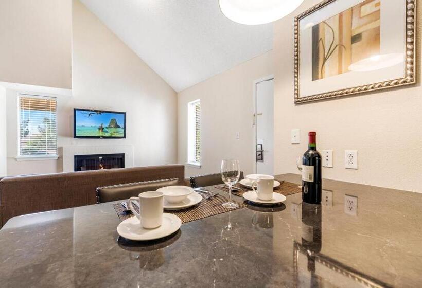 Standard-studio, Chase Suite  El Paso