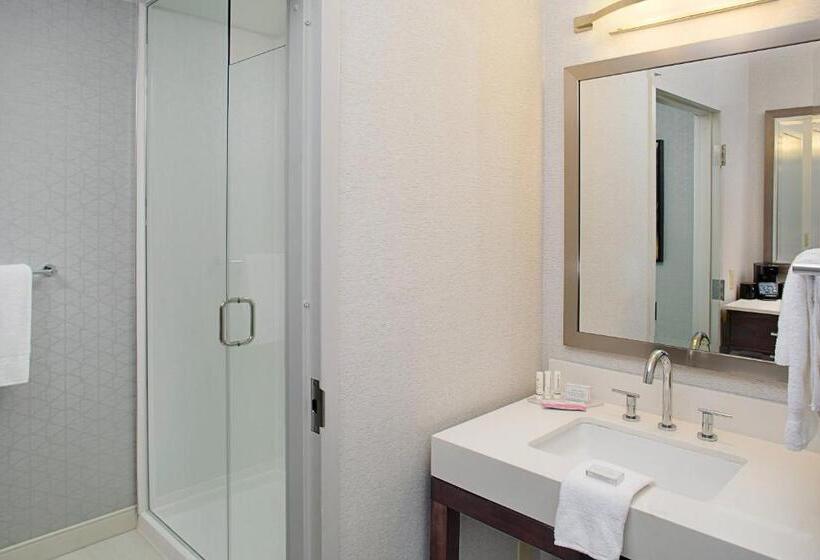 Стандартный Номер Кровать Кинг, Courtyard Manchesterboston Regional Airport