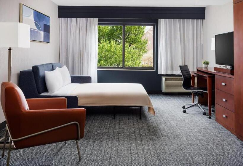 Люкс Executive Кровать Кинг, Courtyard Manchesterboston Regional Airport