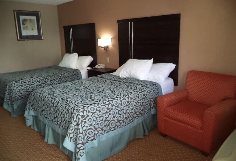 Номер Стандарт 2 Двуспальные Кровати, Days Inn By Wyndham Maumee/toledo