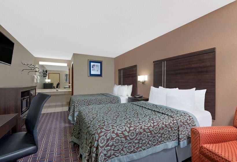 Номер Стандарт 2 Двуспальные Кровати, Days Inn By Wyndham Maumee/toledo