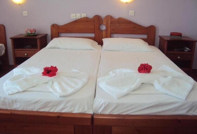 اتاق استاندارد سه نفره, Golden Star Rooms