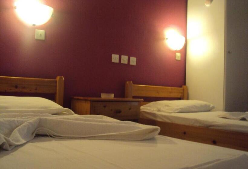 اتاق استاندارد چهار تخته, Golden Star Rooms