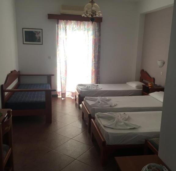 اتاق استاندارد چهار تخته, Golden Star Rooms
