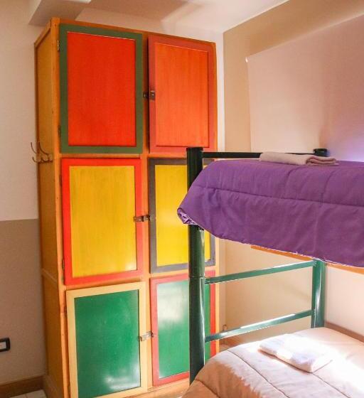 スタンダード４人部屋, Yaghan Hostel