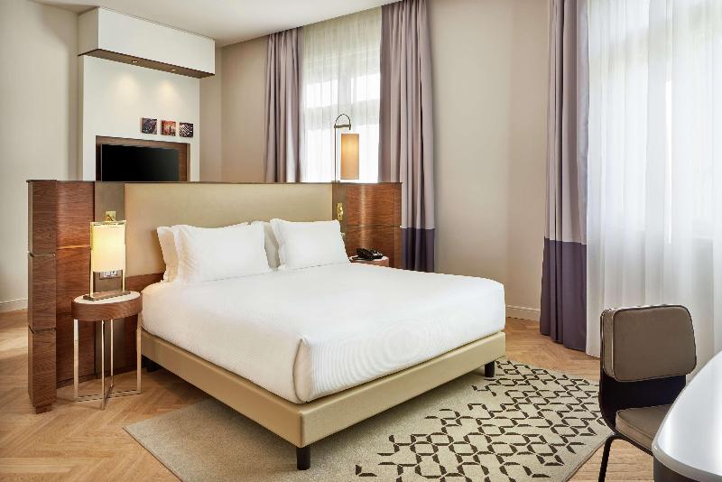 سوئیت جونیور با تخت بزرگ, Doubletree By Hilton Trieste